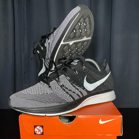 Nike Flyknit Trainer+ - Picture 2 of 4